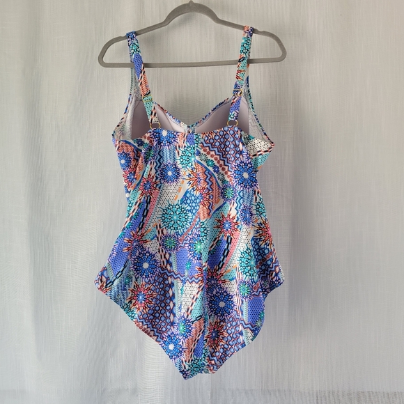 Emerald Bay women's plus size slimming one piece bathing suit size 22 - Picture 4 of 7